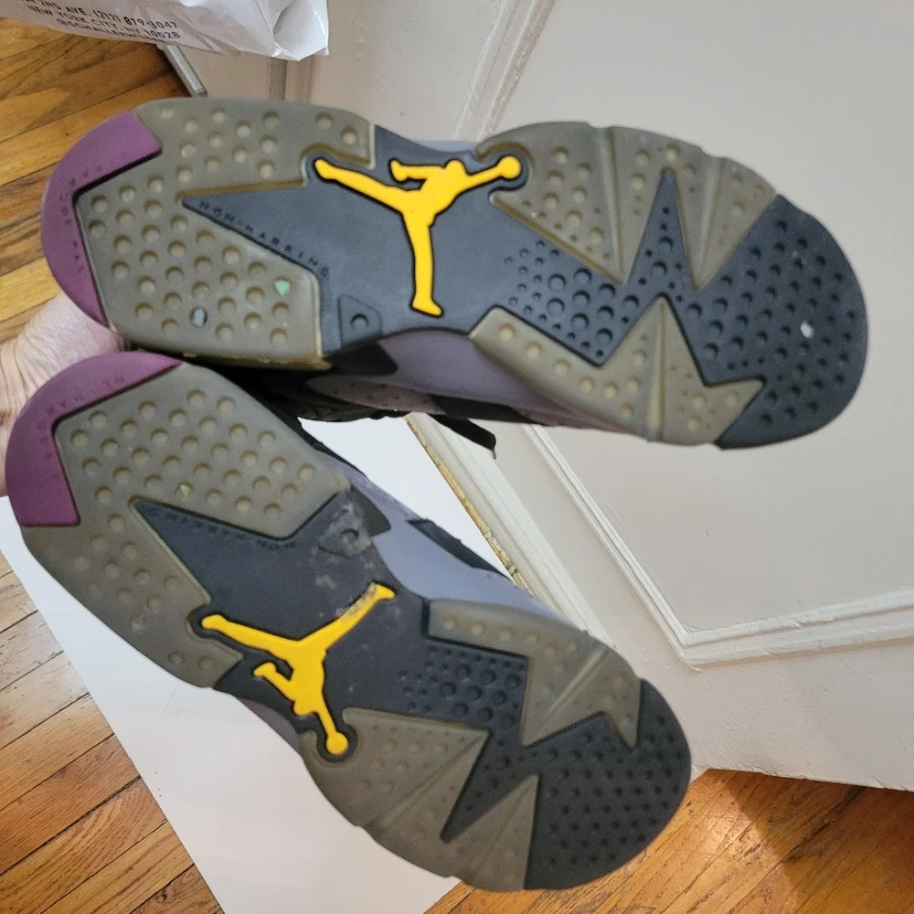 Air Jordan's 6 Retro Bordeaux Sneakers‎ EUC
